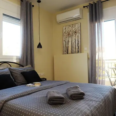 Georgia's Cozy #3 דירה
